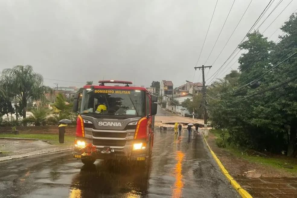 VÍDEO: Ciclone atinge RS; 1 morto e 5 desaparecidos já são contabilizados