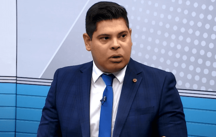 Mário César Filho: &#8220;Se vir Amazonas Energia instalando medidores, grave vídeo e fale data e hora&#8221;