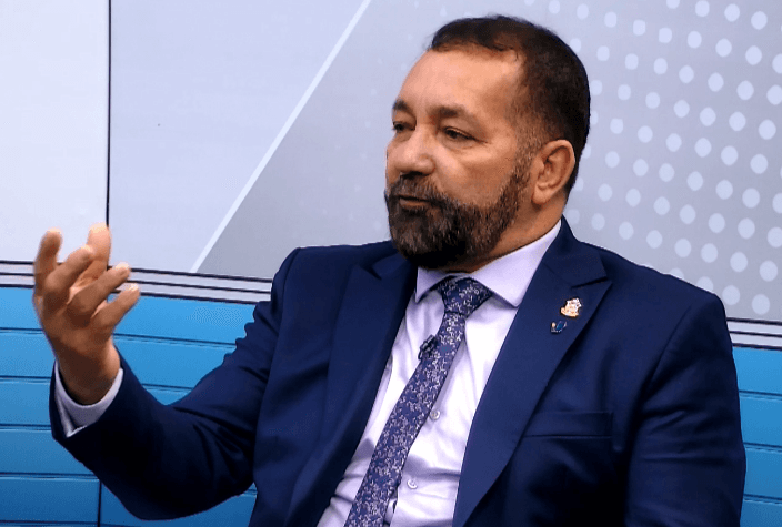 &#8220;Se meu assessor cobrou por estacionamento no CSU, vai prestar contas&#8221;, diz vereador Gilmar Nascimento
