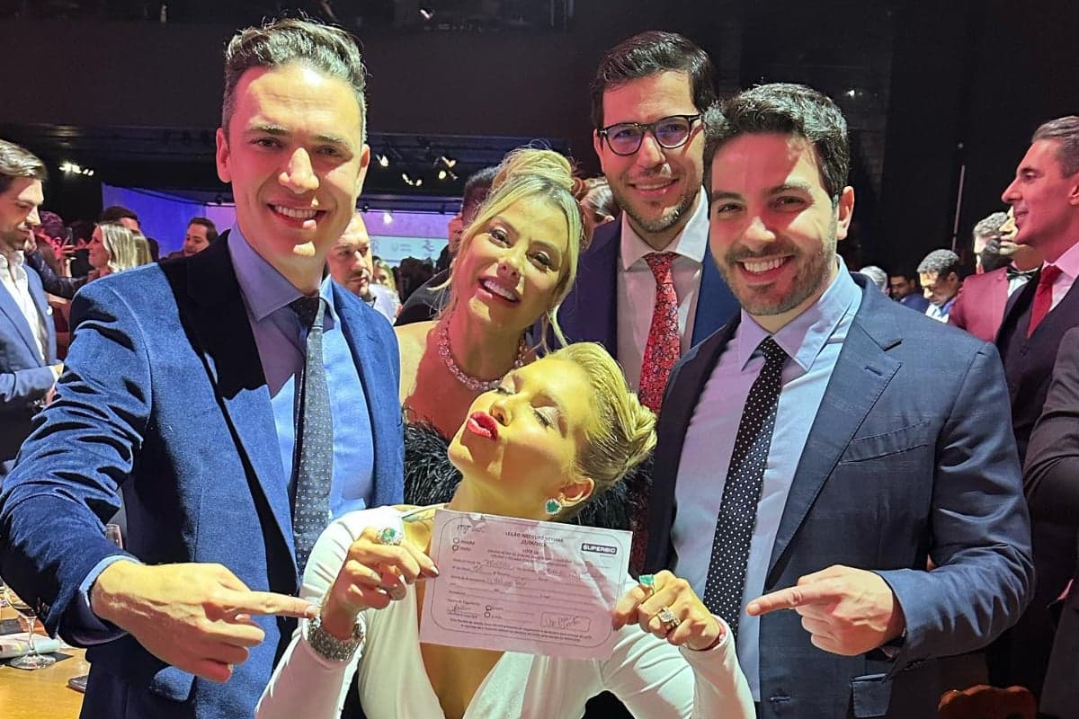 Trio compra &#8220;experiência completa&#8221; com Virginia Fonseca, esposa de Zé Felipe, por R$ 735 mil