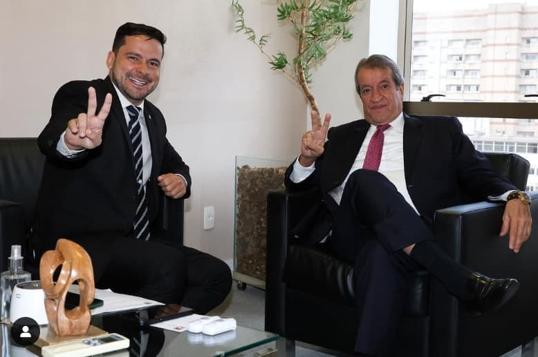 Alberto Neto posa com Valdemar Costa: &#8220;Reino dividido não prospera&#8221;