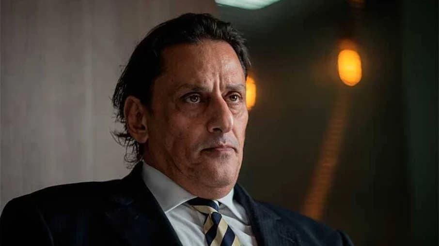 Advogado de Bolsonaro é alvo de operação da PF e tem celulares apreendidos