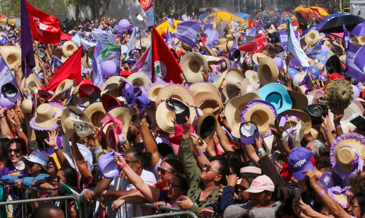 Lula anuncia pacto nacional para prevenção de feminicídios