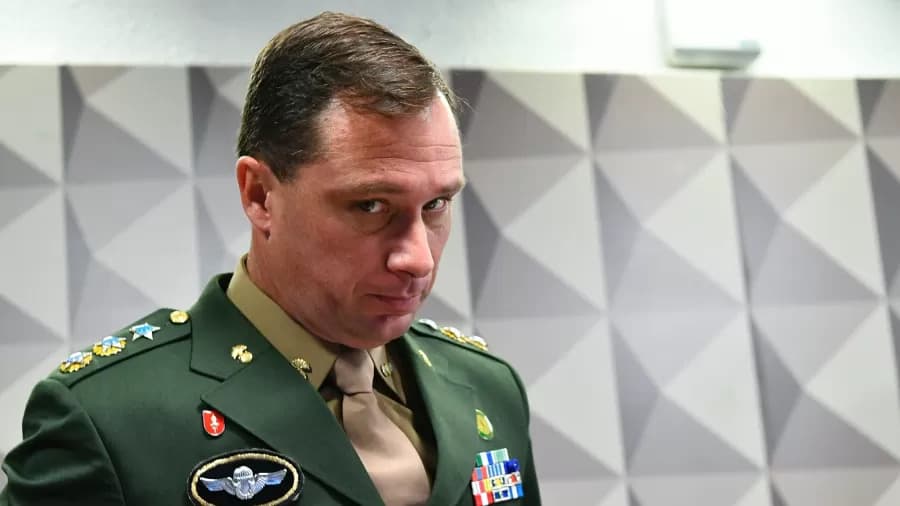 Advogado contrário a delações assume defesa de Mauro Cid; diz que ele &#8220;cumpria ordens&#8221;