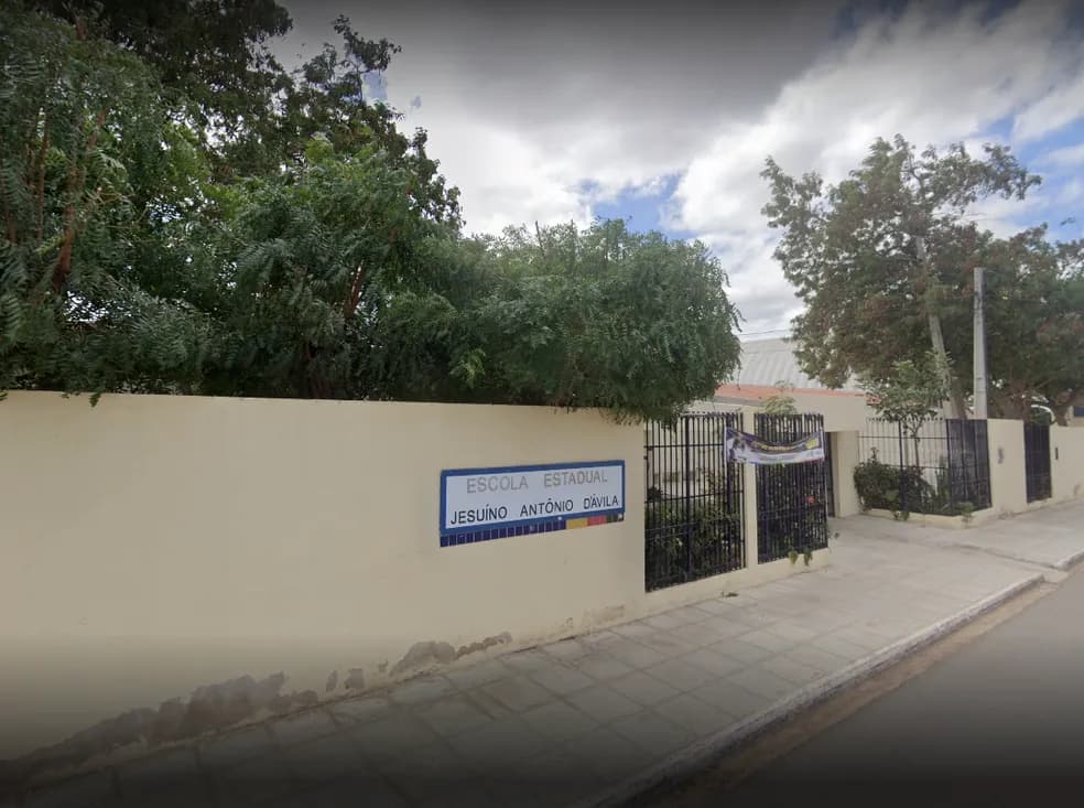 Professor é preso suspeito de assediar alunas em escola em Petrolina