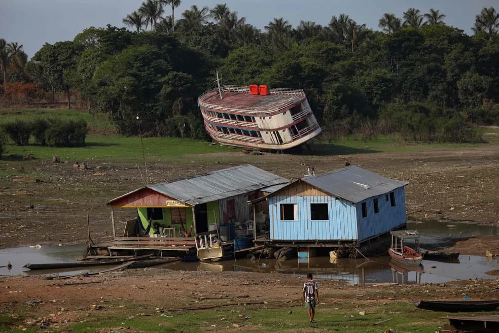 VÍDEO IMPRESSIONANTE: Seca do Rio Negro está a 1,66 m de alcançar marca histórica