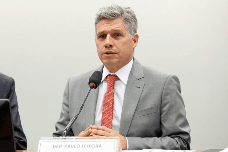 Seca no AM: Ministro de Desenvolvimento Agrário e Agricultura visita Manaus