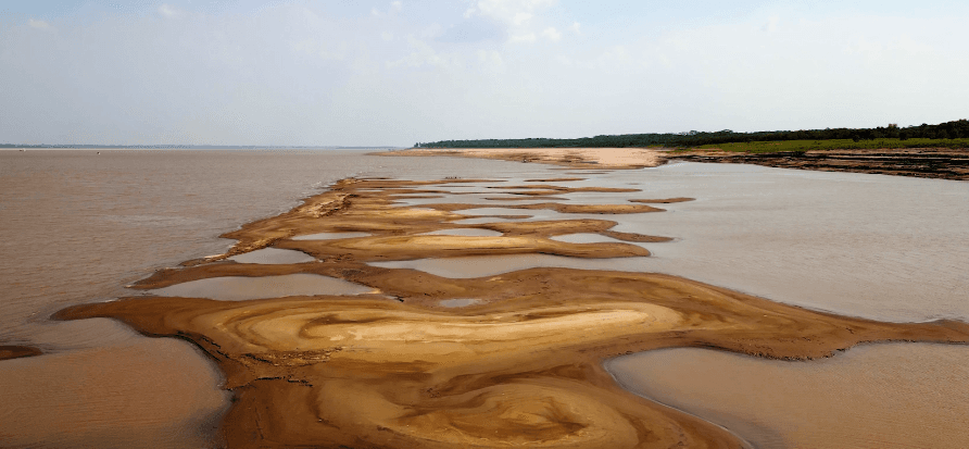 Nível do Rio Negro estabiliza e Rio Solimões registra subida