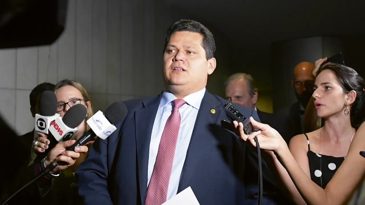 Davi Alcolumbre marca sabatina de indicados por Lula ao STJ para próxima quarta
