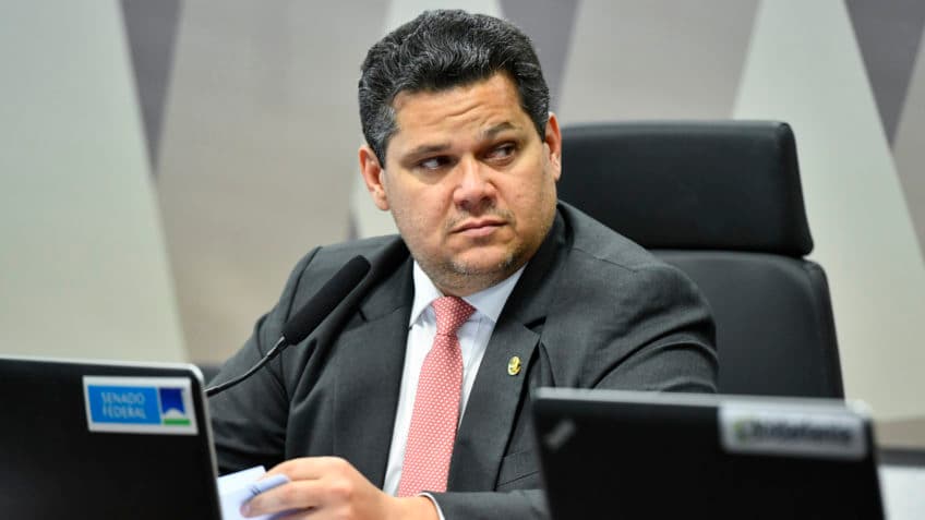 Alcolumbre diz ter interesse na presidência do Senado: “Eu vou aceitar”