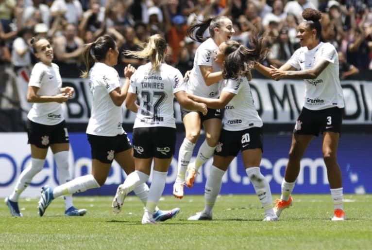 Paulistão feminino: Corinthians goleia por 8&#215;0 Palmeiras