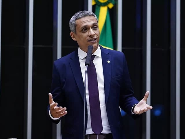 PGR aciona STF contra deputado Gustavo Gayer por racismo contra ministro