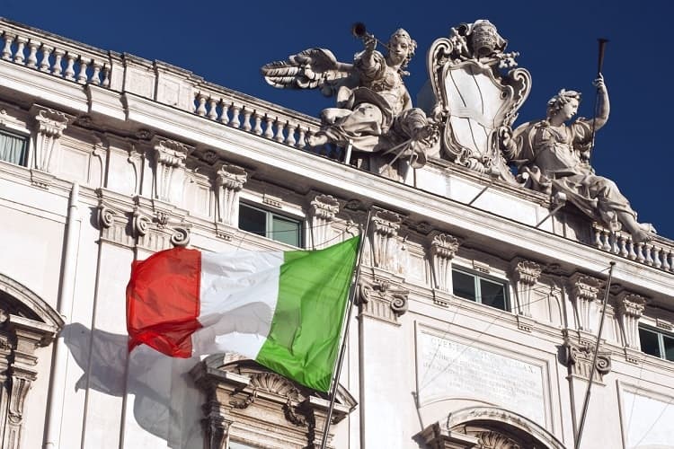 Mais de 200 pessoas ligadas à máfia italiana são condenadas