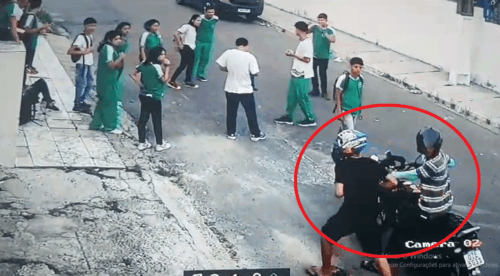 VÍDEO: Câmera flagra momento em que estudantes são alvo de assaltantes, em Manaus