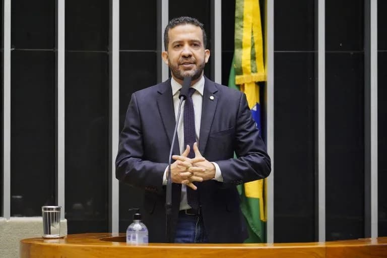 Fux abre inquérito para investigar Janones por suspeita de &#8220;rachadinha&#8221;