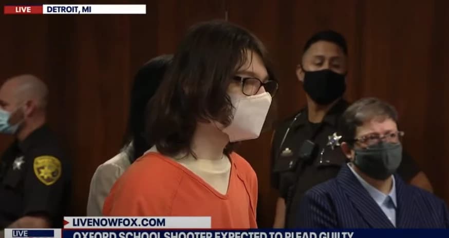 Adolescente de Michigan recebe prisão perpétua por massacre em escola em 2021