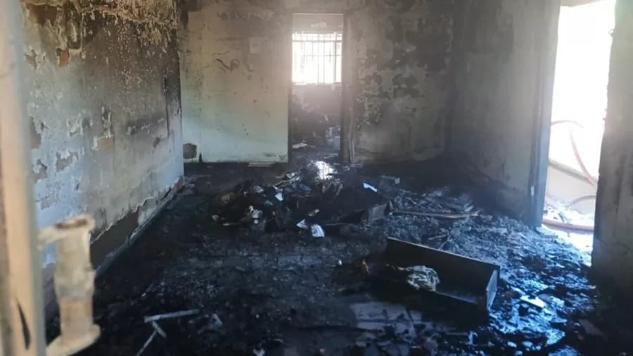 VÍDEO: Idoso usa lança-chamas para matar aranhas e acaba incendiando a própria casa em MG