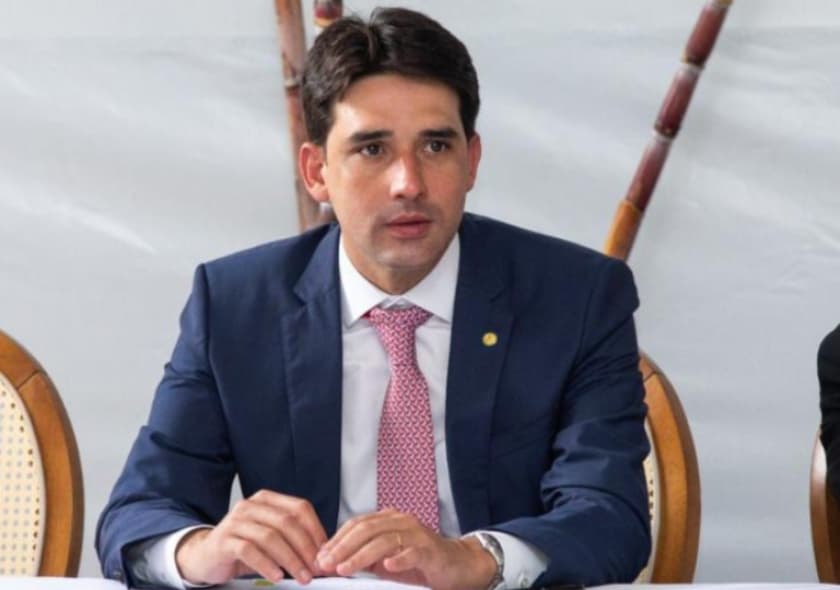 &#8220;Não tem como, do dia para a noite, ofertar passagens a R$ 200&#8221;, diz ministro