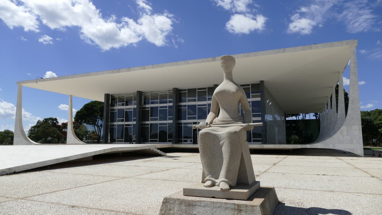 Por unanimidade, STF mantém decisão de Moraes de suspender o X no país
