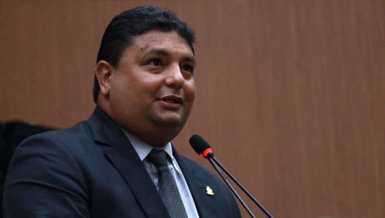 &#8220;Vou colocar meu nome à disposição&#8221;, diz Caio André sobre reeleição na CMM