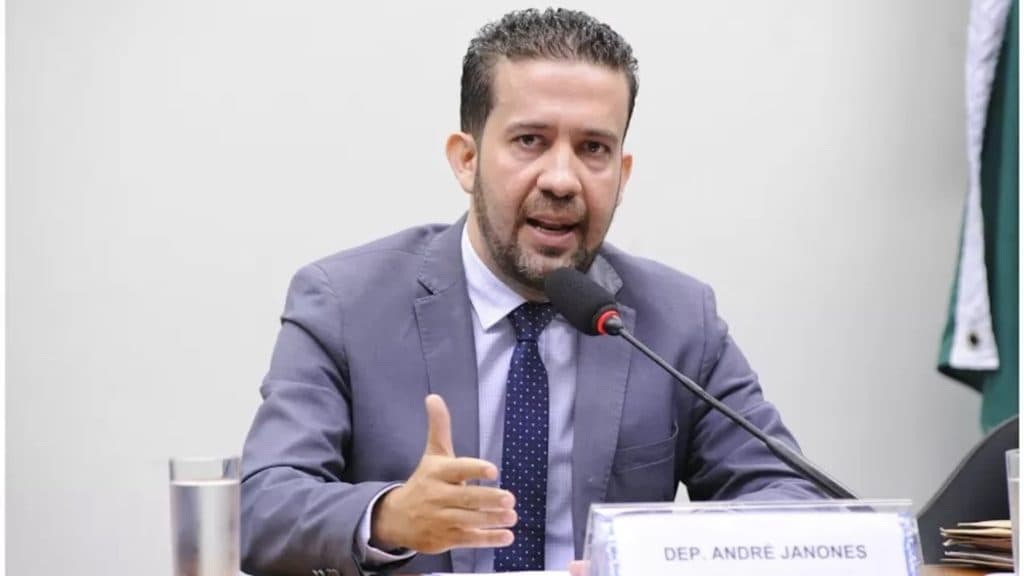 &#8220;Rachadinha&#8221;: PF pede quebra de sigilos bancário e fiscal de Janones