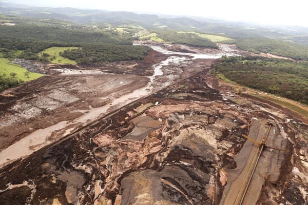 Estudo detecta presença de metais na urina de crianças em Brumadinho
