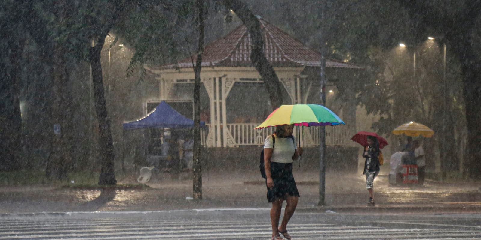 Inmet alerta para &#8220;perigo potencial&#8221; de chuvas intensas em todo o Brasil