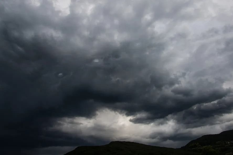 Avanço de frente fria causa mudanças climáticas em todo o Brasil