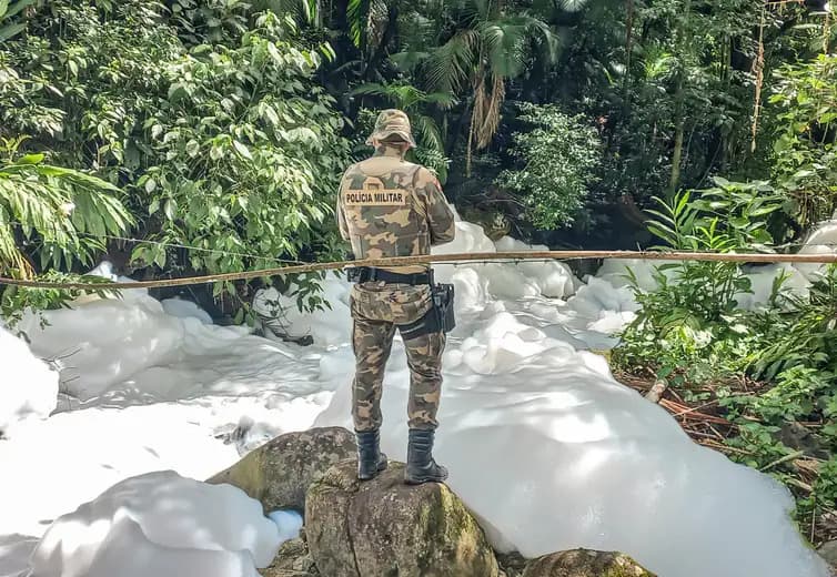 Prefeitura de Joinville, em SC, deixa 34 bairros sem água após vazamento de ácido em rio