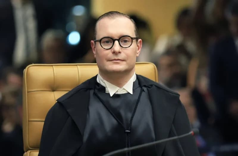 Zanin recebe relatoria de ação de Bolsonaro contra inelegibilidade 