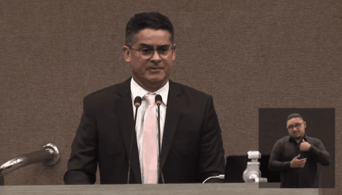 VÍDEO: Na abertura de trabalhos da CMM, David Almeida fala sobre falta na Aleam: &#8220;Não sou prefeito de gabinete&#8221;