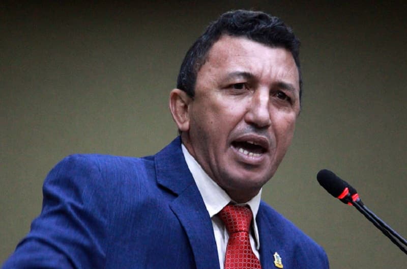 Sassá sai em defesa da prefeitura sobre obras na feira Santo Antônio: &#8220;Parem de papagaiada&#8221;