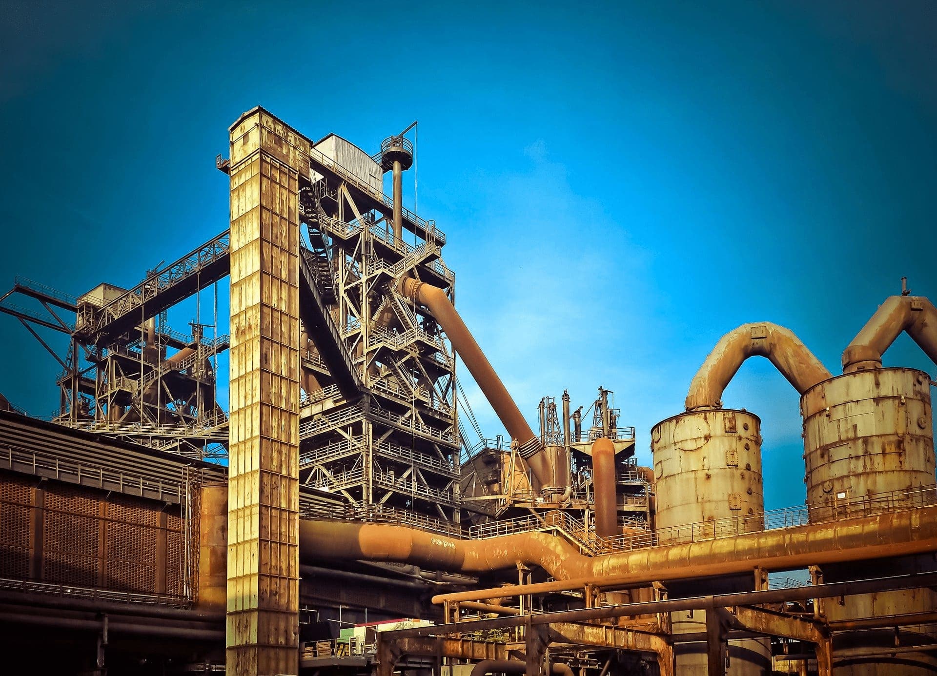Produção industrial e emprego em queda no mês de janeiro, aponta CNI