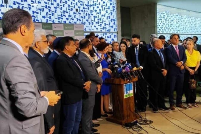 Oposição vai protocolar pedido de impeachment com duros ataques a Lula   