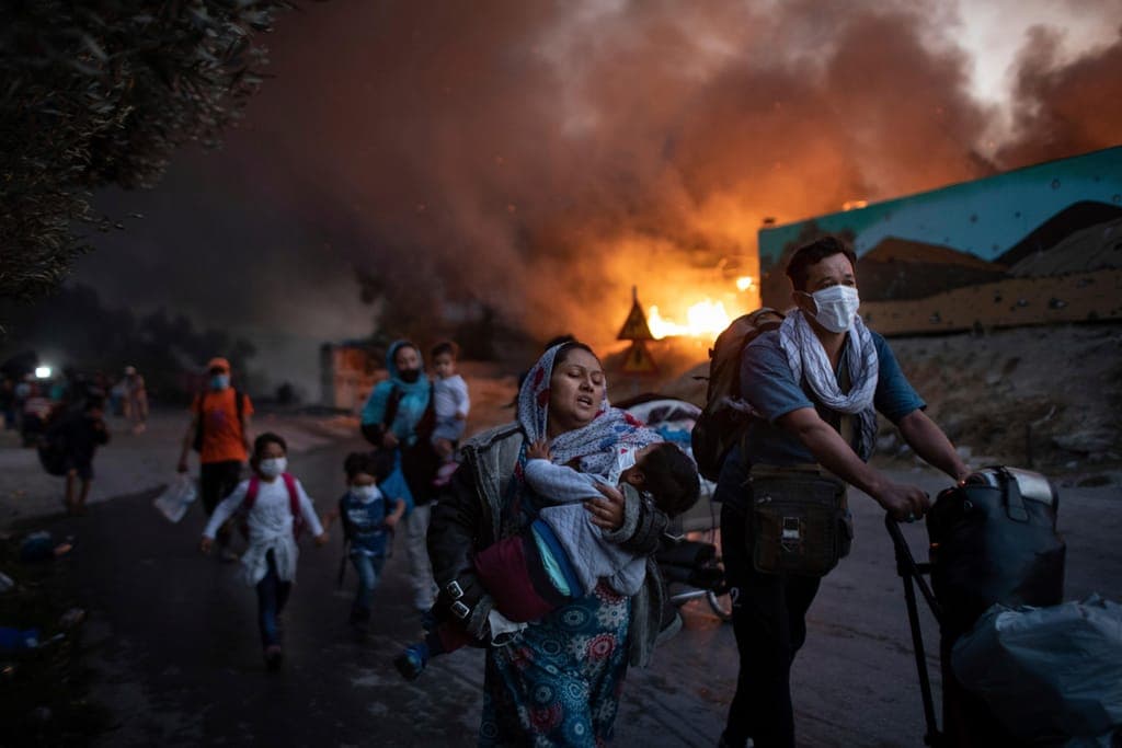 Iêmen: Houthis condenam nove homossexuais à morte por crucificação e apedrejamento
