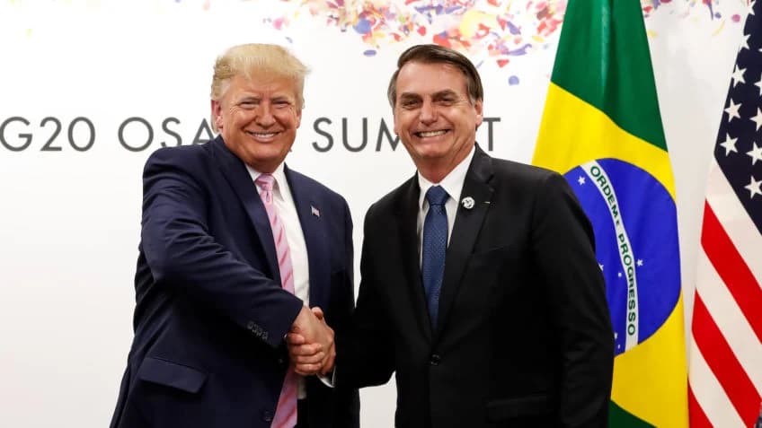 Integrantes do governo Trump planejam visitar Bolsonaro nesta segunda (5), diz site