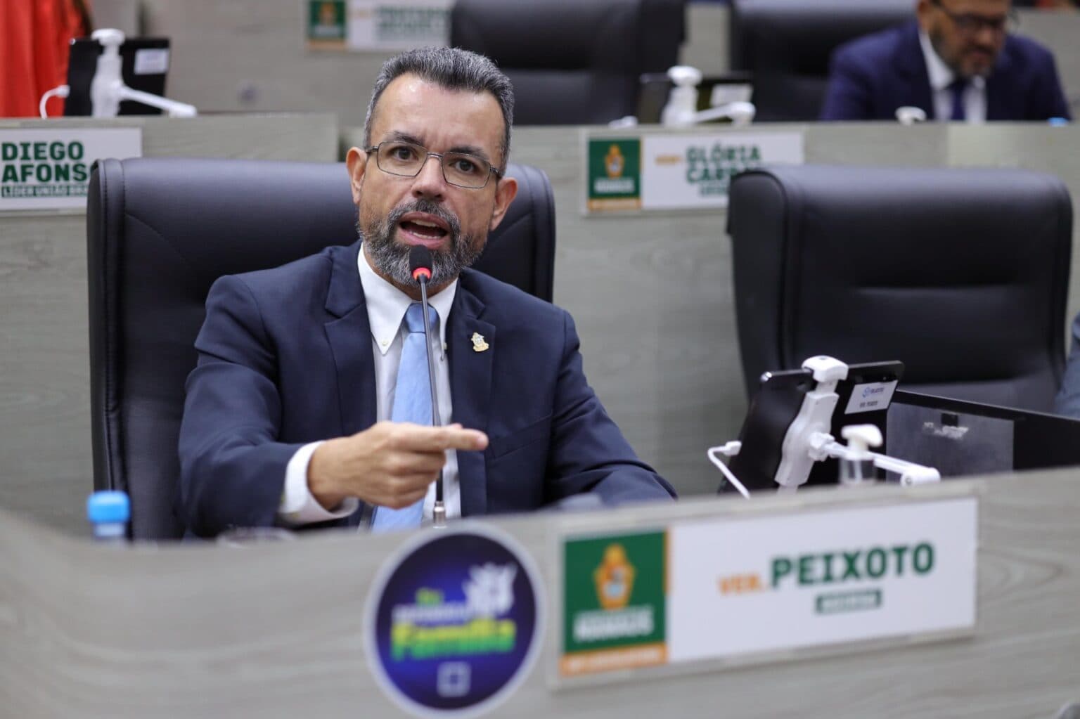 Antônio Peixoto, ex-vereador que teve mandato cassado, volta a disputar uma vaga na CMM