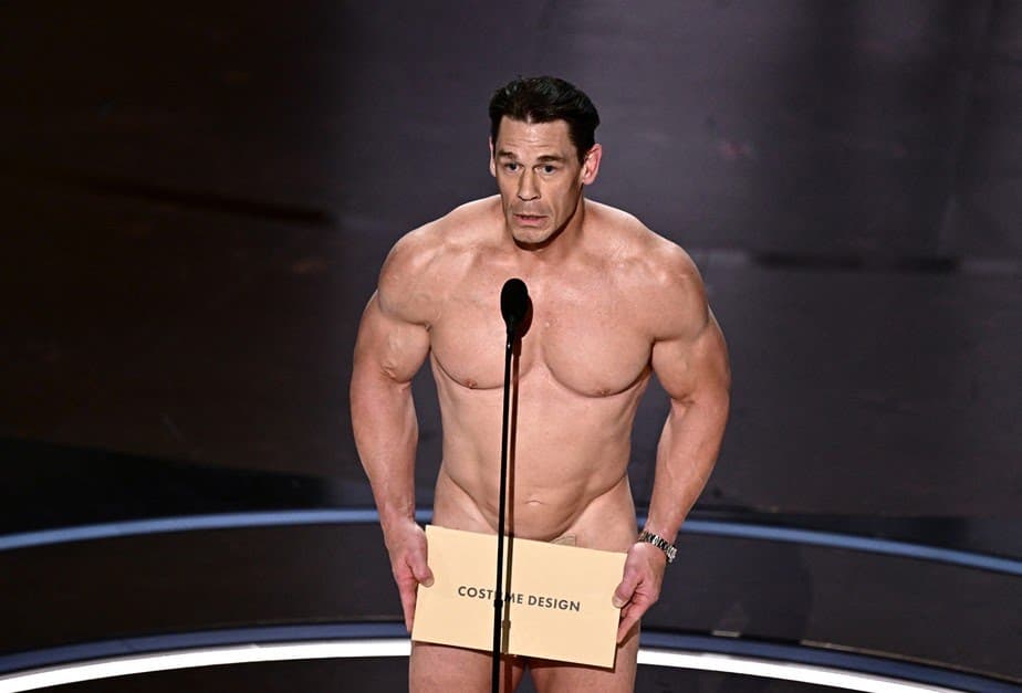 John Cena entra pelado para entregar prêmio no Oscar 2024