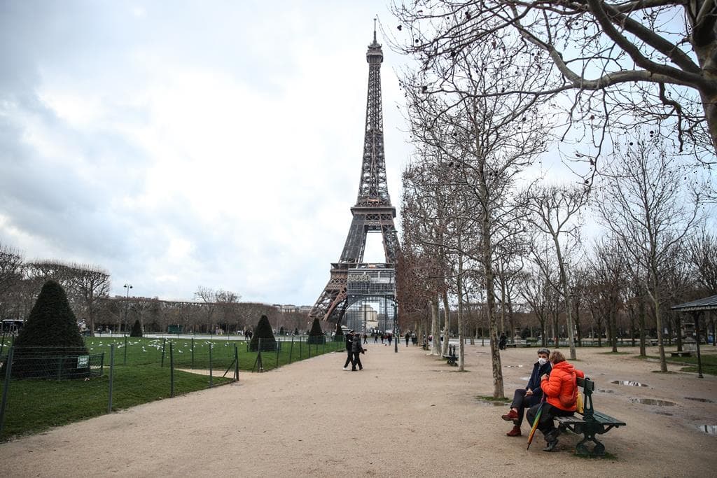 &#8220;Ataque iminente&#8221;: França eleva alerta de terrorismo para nível mais alto