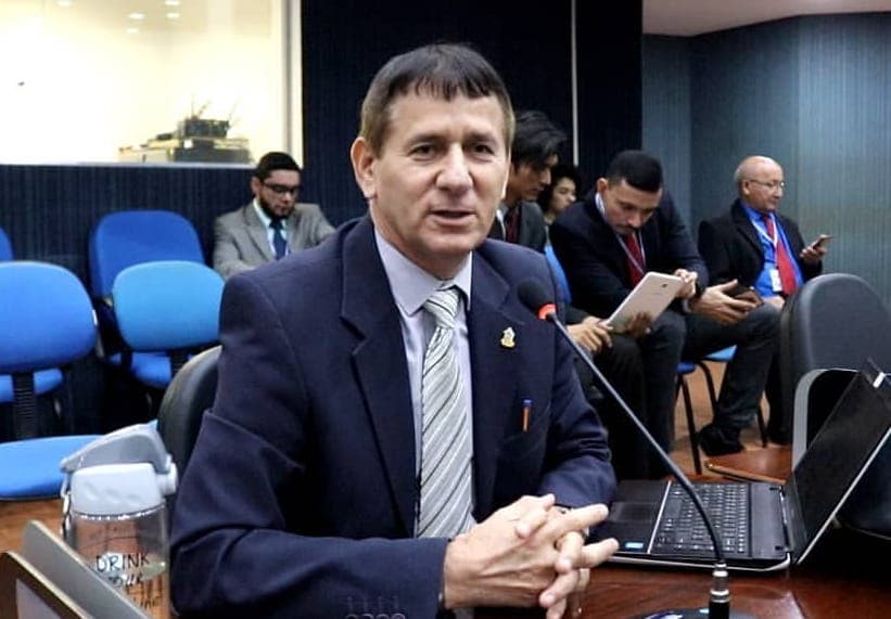 Contrariando o Republicanos, Roberto Sabino reafirma apoio a David Almeida