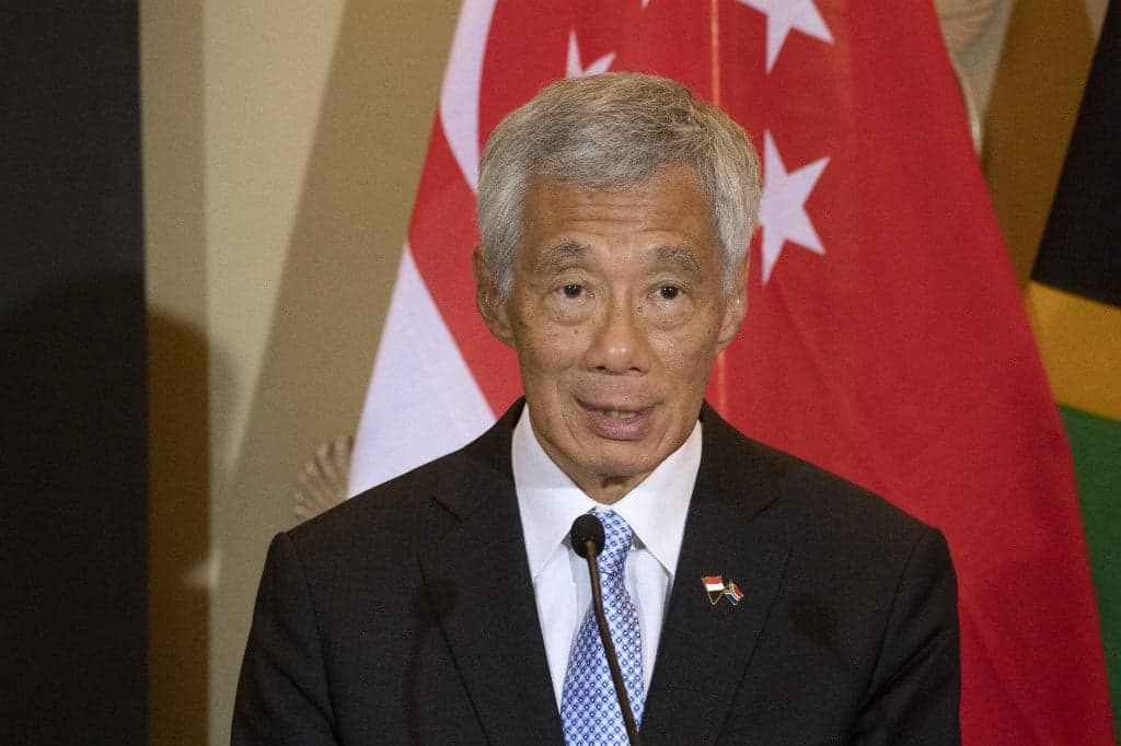 Após 20 anos no cargo, primeiro-ministro de Singapura renuncia