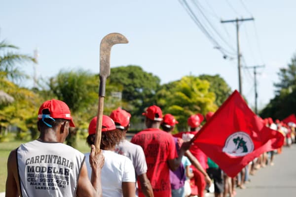 &#8220;Abril Vermelho&#8221;: MST anuncia que quer realizar 50 ocupações até o fim do mês