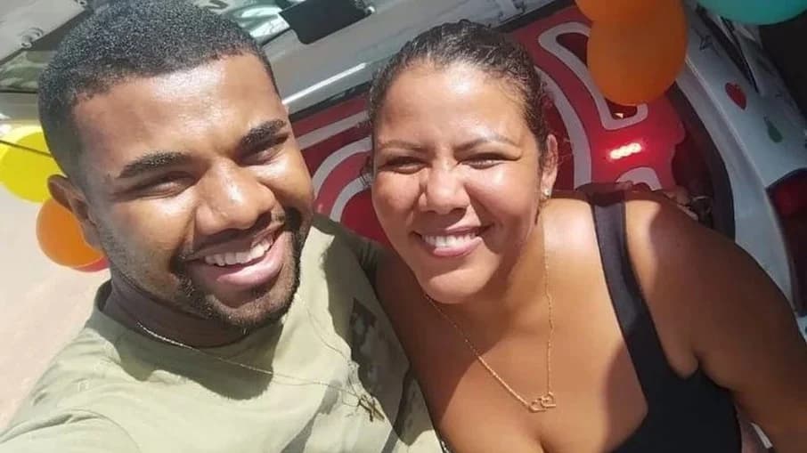 Após rumores de separação entre Davi e Mani, campeão do &#8216;BBB24&#8217; se pronuncia em live e rebate jornalista