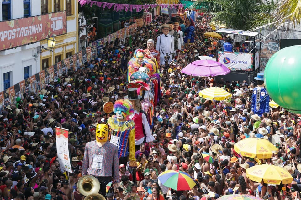 Lula sancionada lei que torna patrimônio cultural os blocos de carnaval