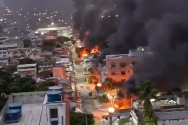 VÍDEOS: Operação contra Comando Vermelho transforma complexos do RJ em cenário de guerra