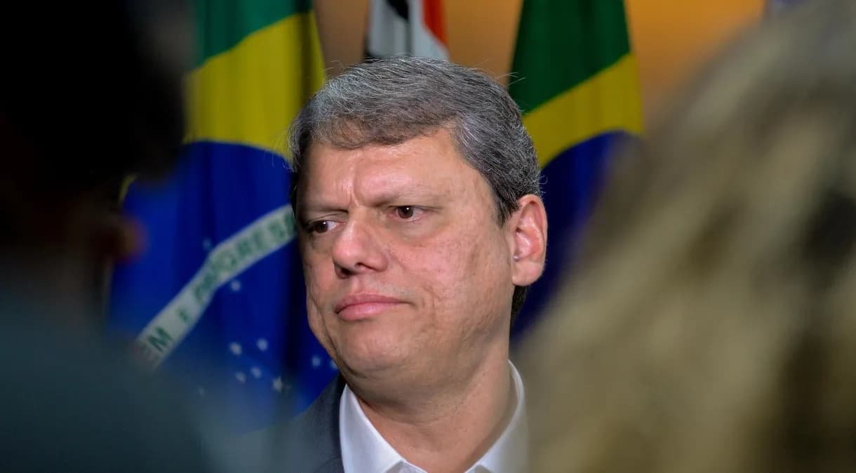 &#8220;Não vamos tolerar&#8221;, diz governador de SP sobre policial que agrediu mulher em metrô