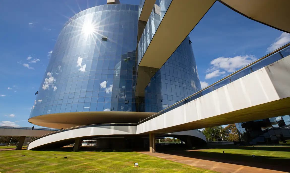 PGR recorre contra retirada de tornozeleira eletrônica do bicheiro Rogério Andrade