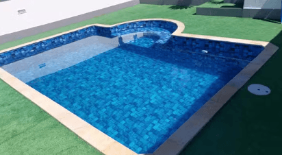 Criança morre afogada em piscina de casa em SC