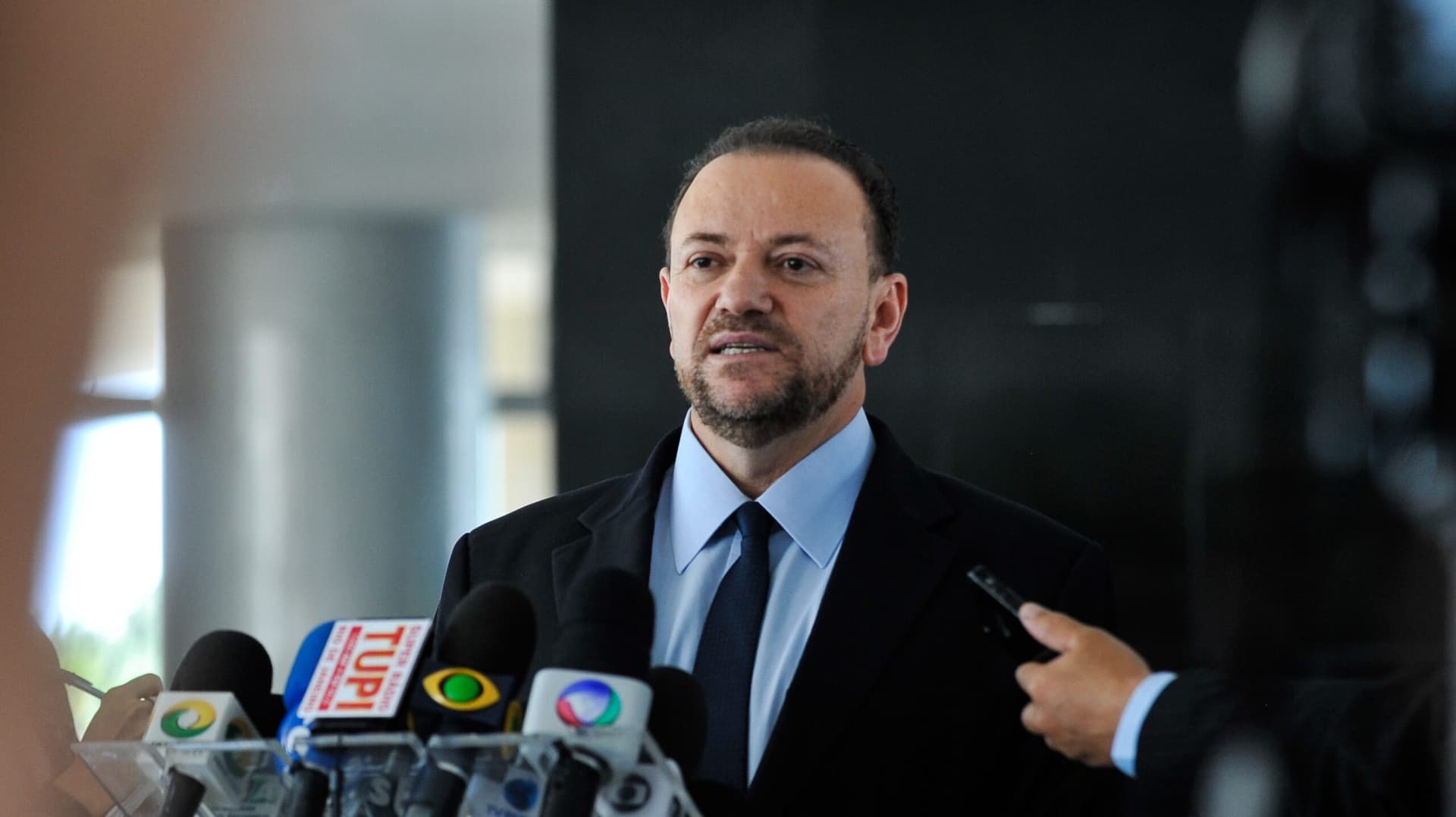 Ex-ministro de Dilma diz que governo deve “baixar a polarização” e comenta &#8220;saidinha&#8221;