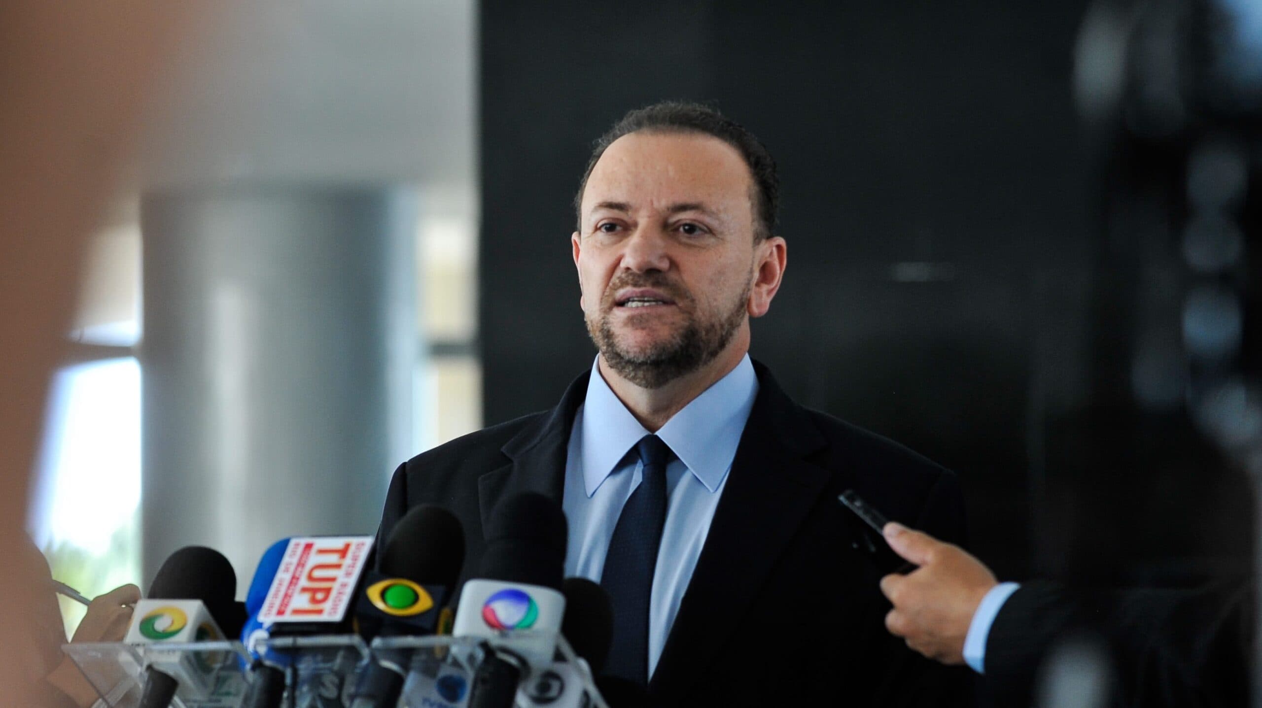 Ex-ministro de Dilma diz que governo deve “baixar a polarização” e comenta &#8220;saidinha&#8221;
